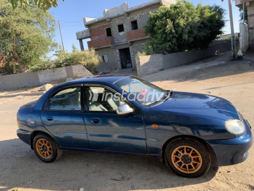 دايو لانوس 2000 أزرق يدوي مستعملة للبيع في البحيرة - 2