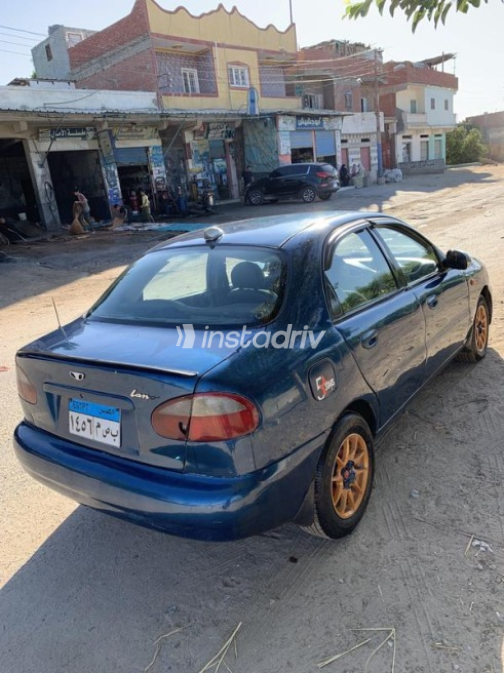 دايو لانوس 2000 أزرق يدوي مستعملة للبيع في البحيرة - 3