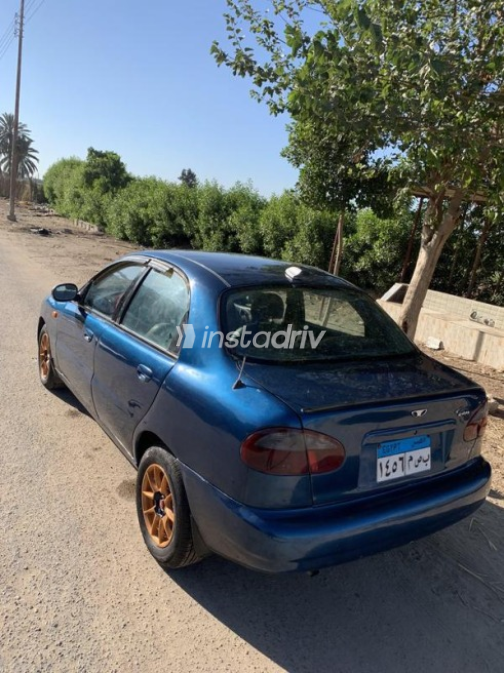 دايو لانوس 2000 أزرق يدوي مستعملة للبيع في البحيرة - 4