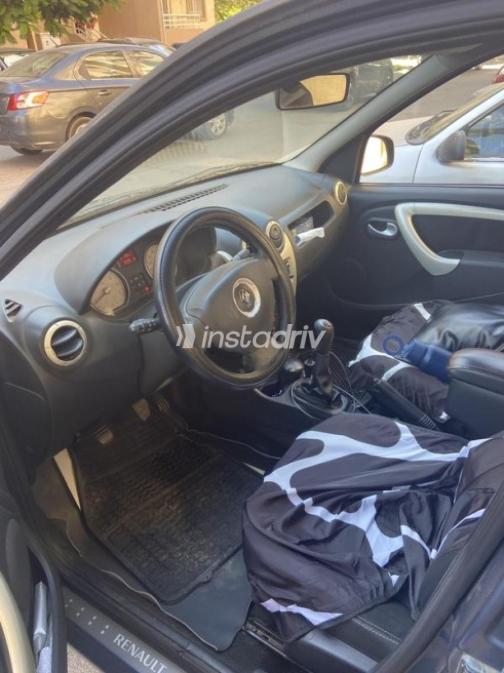 Renault Logan 2014 Dark Blue Manual Used for Sale in Cairo - 6