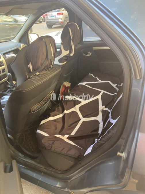 Renault Logan 2014 Dark Blue Manual Used for Sale in Cairo - 7