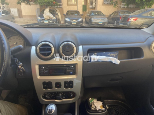 Renault Logan 2014 Dark Blue Manual Used for Sale in Cairo - 9