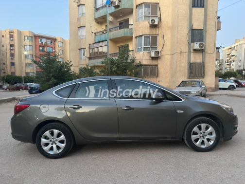 Opel Astra 2021 Gray Automatic Used for Sale in Nasr city - 4