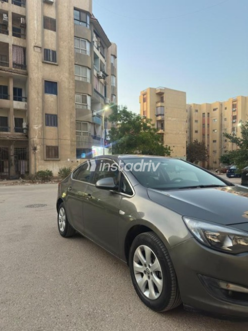 Opel Astra 2021 Gray Automatic Used for Sale in Nasr city - 7