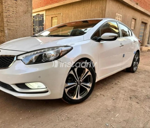 Kia Cerato 2016 White Automatic Used for Sale in Giza - 7