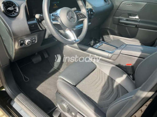Mercedes GLA 2024 Black Automatic Used for Sale in Cairo - 6