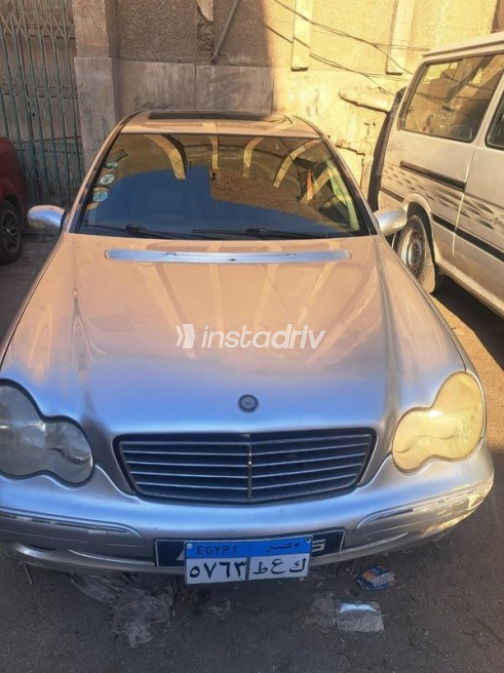 مرسيدس C 200 2002 فضي أوتوماتيك مستعملة للبيع في القاهرة - 1