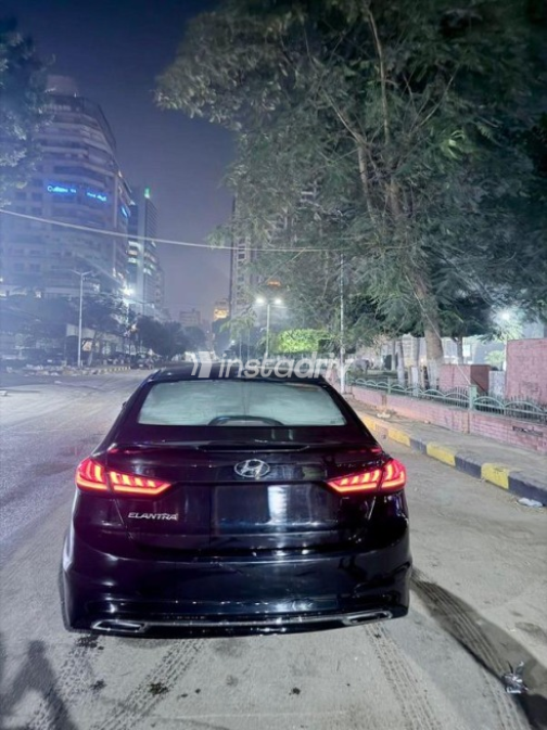 هيونداي إلنترا اى دى 2019 أسود أوتوماتيك مستعملة للبيع في الدقى - 4