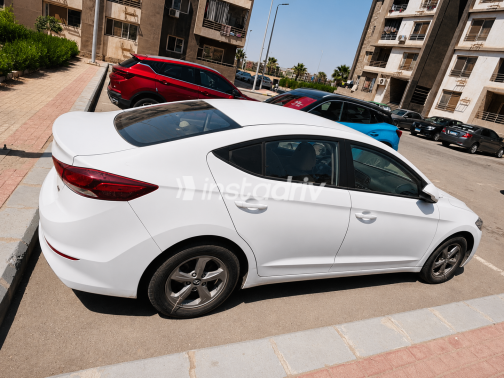 Hyundai Elantra 2017 White Automatic Used for Sale in Qalyubia - 10