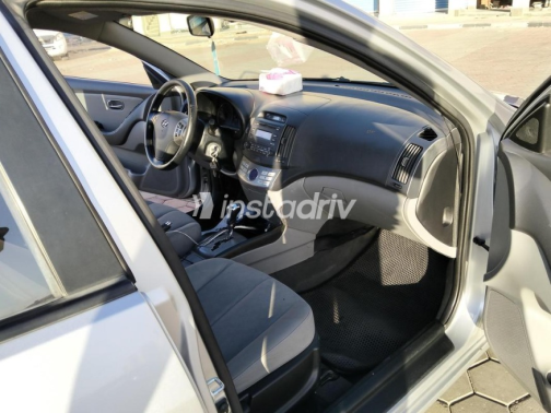 Hyundai Avante 2010 Silver Automatic Used for Sale in Hurghada - 3