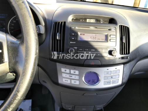Hyundai Avante 2010 Silver Automatic Used for Sale in Hurghada - 7