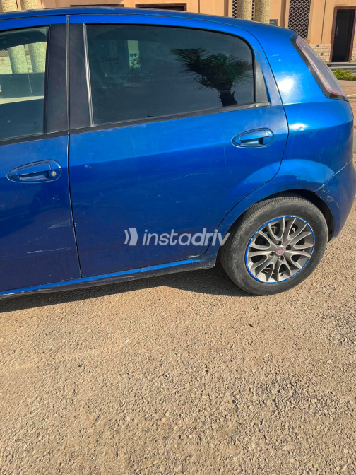 Fiat Punto evo 2012 Blue Automatic Used for Sale in Heliopolis - 4