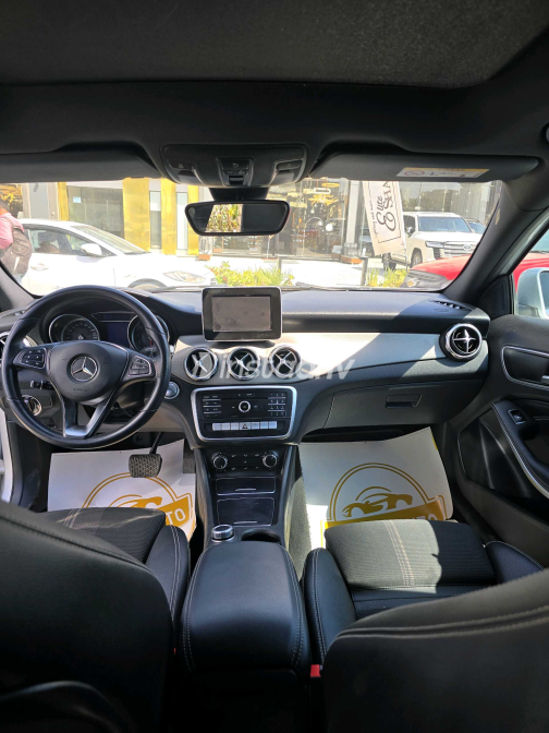 Mercedes GLA 200 2019 Silver Automatic Used for Sale in Giza - 4