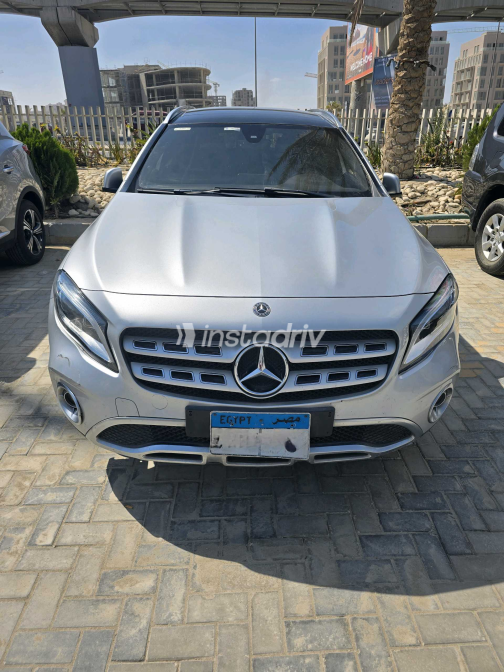 Mercedes GLA 200 2019 Silver Automatic Used for Sale in Giza - 6