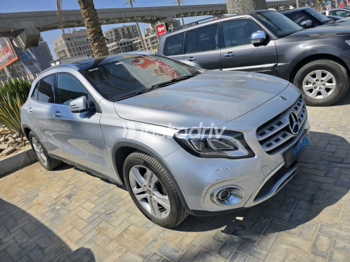 Mercedes GLA 200 2019 Silver Automatic Used for Sale in Giza - 8