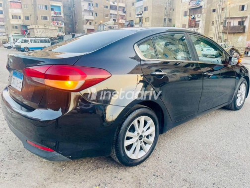 Kia Cerato 2017 White Automatic Used for Sale in Greater Cairo ( Cairo + Giza) - 4