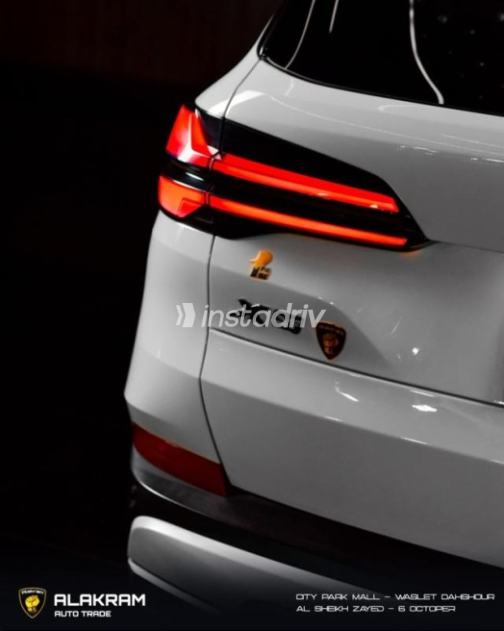 بي ام دبليو X5 M 2024 أبيض أوتوماتيك مستعملة للبيع في مدينة الشيخ زايد - 2