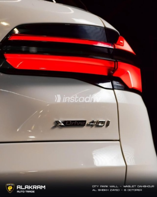 بي ام دبليو X5 M 2024 أبيض أوتوماتيك مستعملة للبيع في مدينة الشيخ زايد - 4