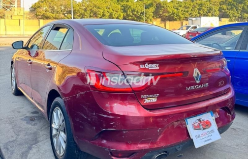 Renault Megane 2018 Dark Red Automatic Used for Sale in Heliopolis - 5
