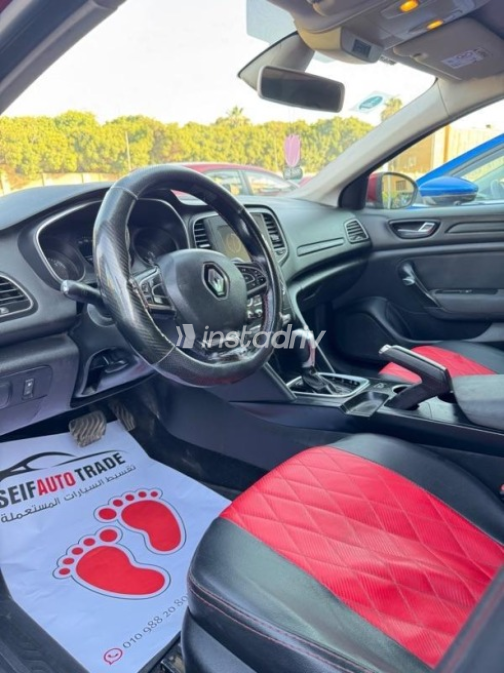 Renault Megane 2018 Dark Red Automatic Used for Sale in Heliopolis - 9