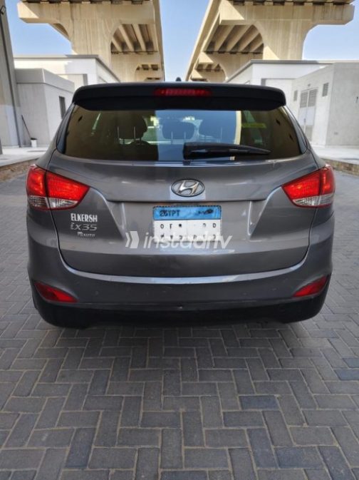 هيونداي IX 35 2015 رمادي أوتوماتيك مستعملة للبيع في 6 أكتوبر - 5