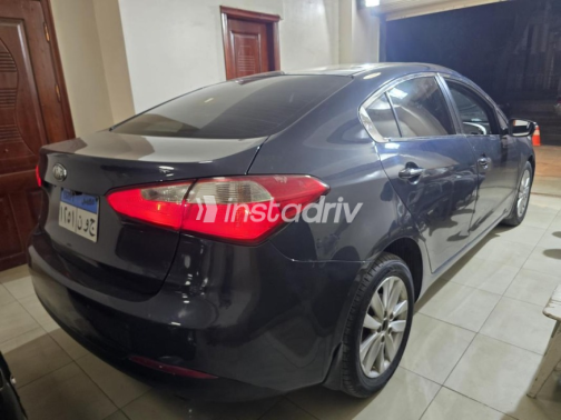 Kia Cerato 2016 Gray Automatic Used for Sale in Heliopolis - 3