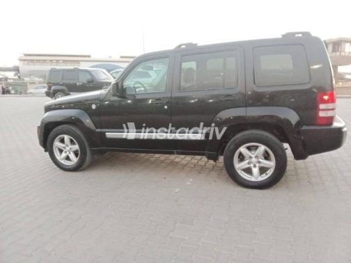 Jeep Cherokee 2010 Black Automatic Used for Sale in Nasr city - 5