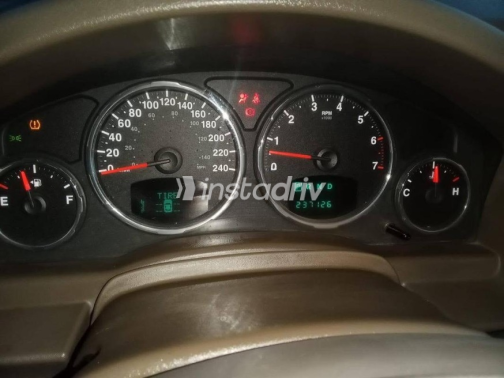 Jeep Cherokee 2010 Black Automatic Used for Sale in Nasr city - 8