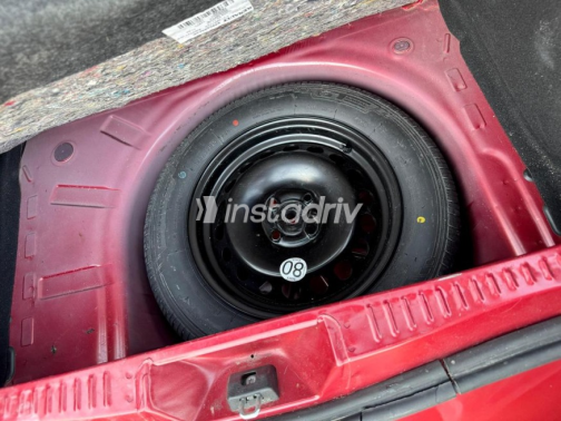Renault Sandero Step Way 2018 Dark Red Automatic Used for Sale in Heliopolis - 8