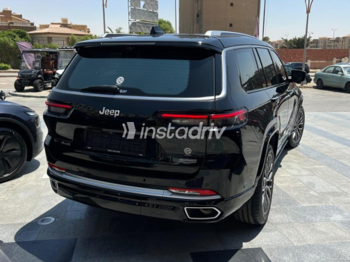 Jeep Grand Cherokee 2023 Black Automatic Used for Sale in Cairo - 3