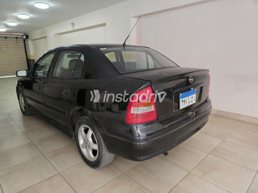 Opel Astra 2001 Black Manual Used for Sale in Heliopolis - 2