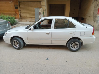 هيونداي فيرنا 2015 أبيض يدوي مستعملة للبيع في القاهرة