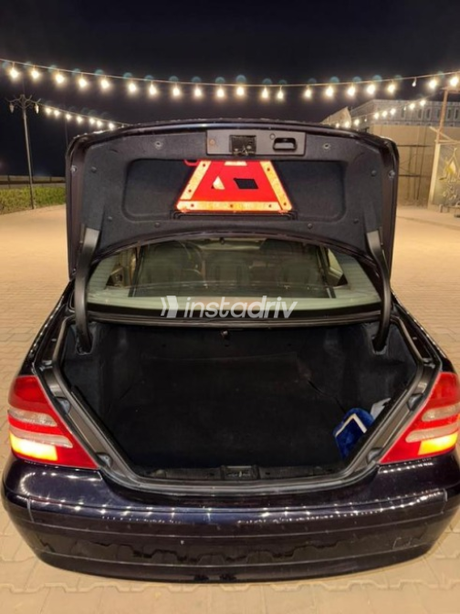Mercedes 180 2003 Dark Blue Automatic Used for Sale in Giza - 4