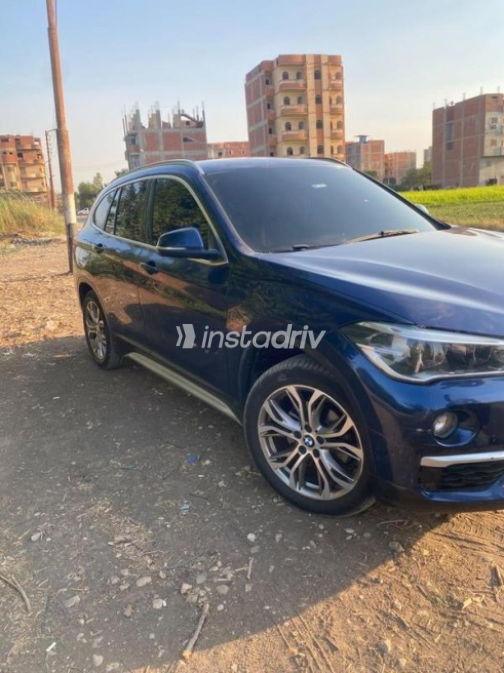 بي ام دبليو X1 2017 أزرق أوتوماتيك مستعملة للبيع في ديرب نجم - 2