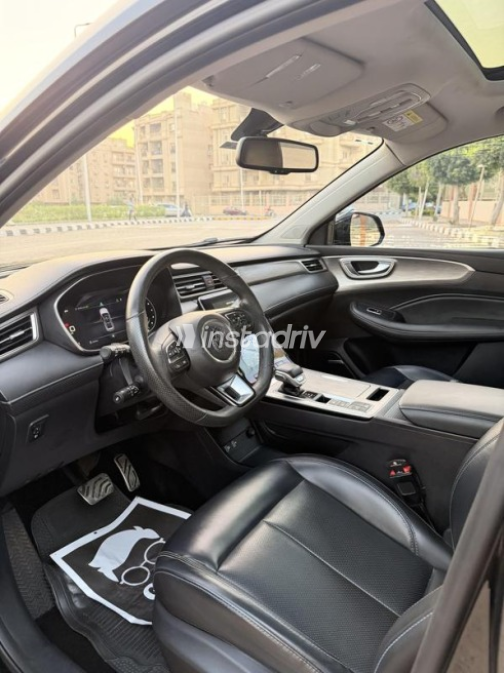 MG Rx5 2024 Black Automatic Used for Sale in Heliopolis - 8