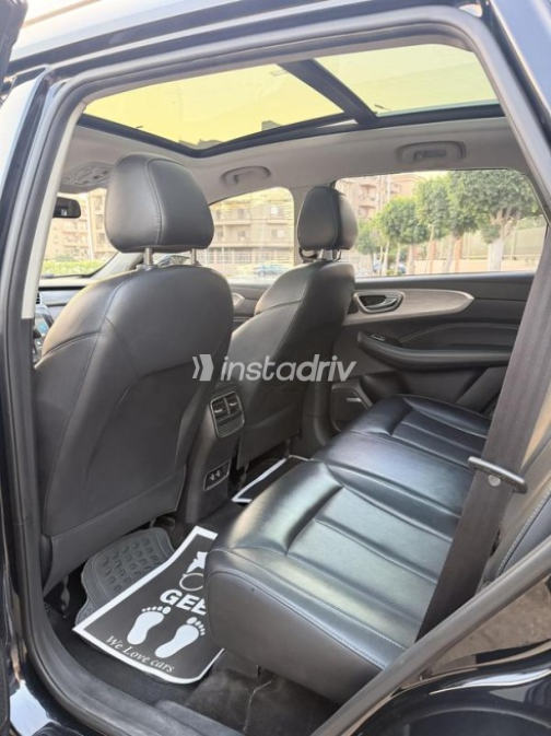 MG Rx5 2024 Black Automatic Used for Sale in Heliopolis - 9