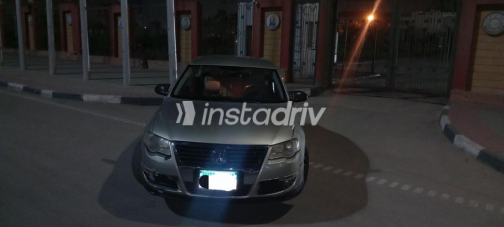Volkswagen Passat 2006 Gold Automatic Used for Sale in Cairo - 1