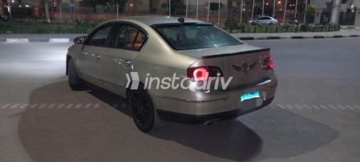 Volkswagen Passat 2006 Gold Automatic Used for Sale in Cairo - 2
