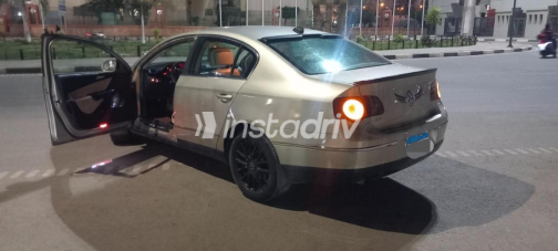 Volkswagen Passat 2006 Gold Automatic Used for Sale in Cairo - 7
