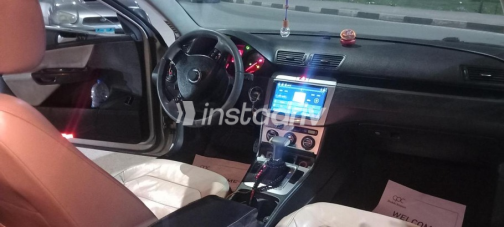Volkswagen Passat 2006 Gold Automatic Used for Sale in Cairo - 9