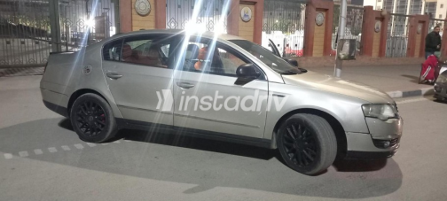 Volkswagen Passat 2006 Gold Automatic Used for Sale in Cairo - 10