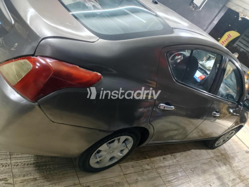 Nissan Sunny 2017 White Automatic Used for Sale in Greater Cairo ( Cairo + Giza) - 2