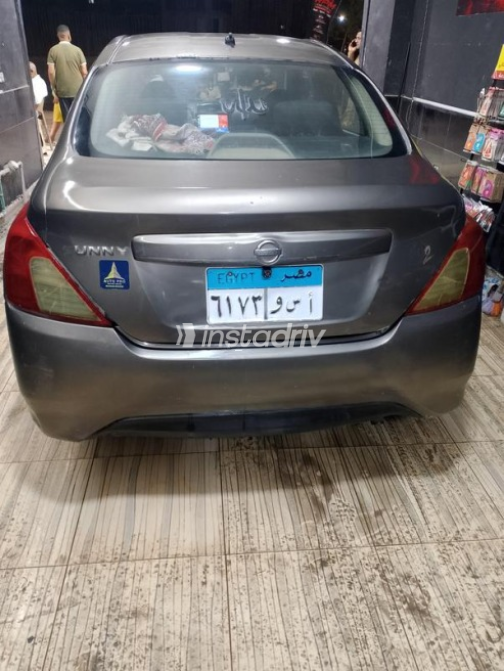 Nissan Sunny 2017 White Automatic Used for Sale in Greater Cairo ( Cairo + Giza) - 3