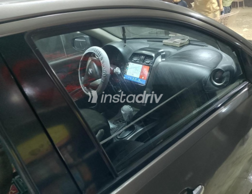Nissan Sunny 2017 White Automatic Used for Sale in Greater Cairo ( Cairo + Giza) - 4