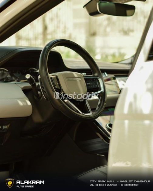 Land Rover Range Rover Evoque 2023 White Automatic Used for Sale in Cairo - 8