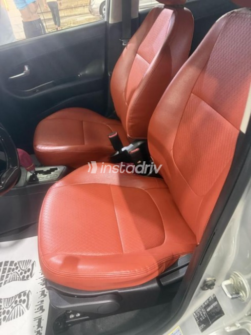 Kia Picanto 2015 Silver Automatic Used for Sale in Nasr city - 3