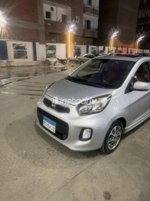 Kia Picanto 2015 Silver Automatic Used for Sale in Nasr city - 7