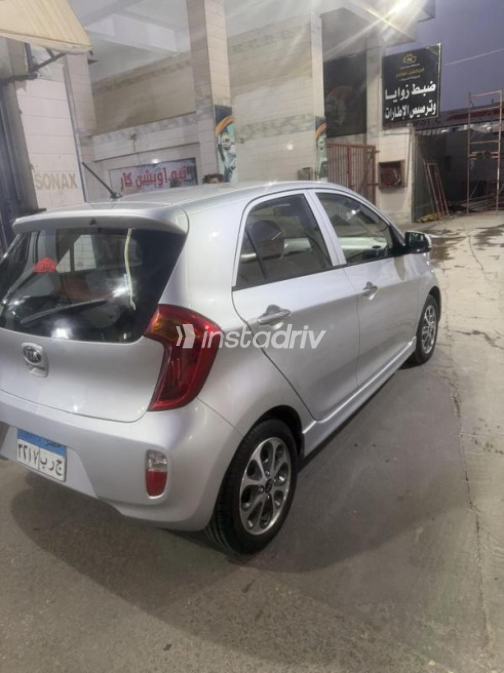 Kia Picanto 2015 Silver Automatic Used for Sale in Nasr city - 9