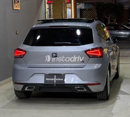 Seat Ibiza 2020 Silver Automatic Used for Sale in Damietta - 6