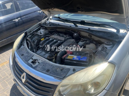 Renault Sandero 2014 Silver Automatic Used for Sale in Nasr city - 1